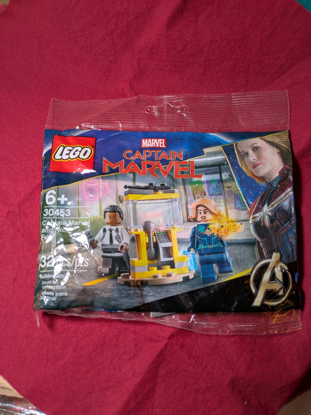 LEGO Marvel 30453 Captain Marvel  and Nick Fury - Picture 2 of 4